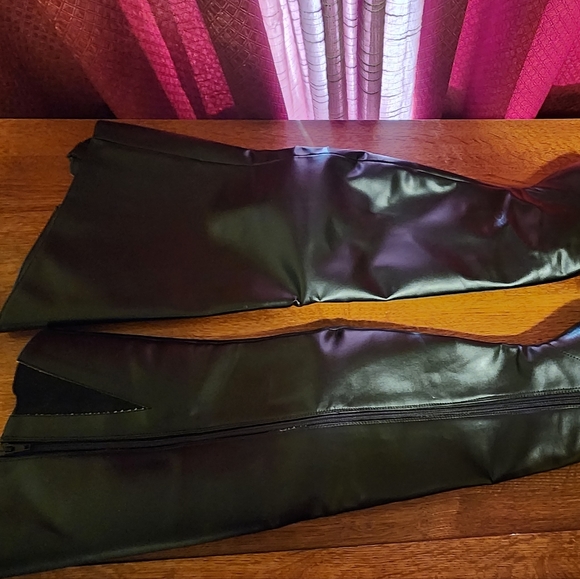 Over the knee boots - Picture 4 of 9